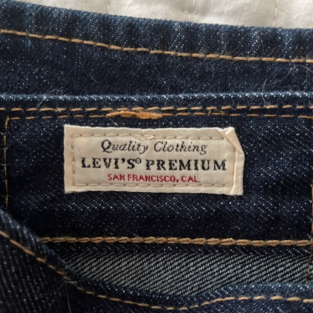 Levi's Premium 501 in Dark Indigo 34x32 (actual 34x30 see measurements) - Picture 3 of 6